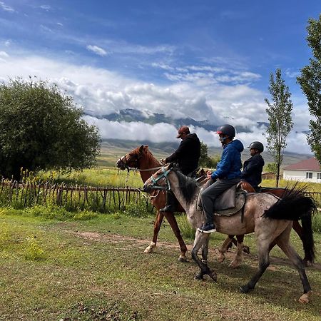 Kyzart Hotel & Horse Tours Bagysh Eksteriør billede