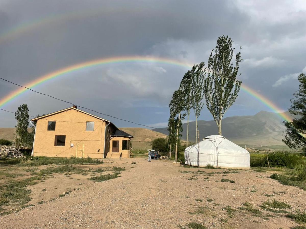 Kyzart Hotel & Horse Tours Bagysh Eksteriør billede