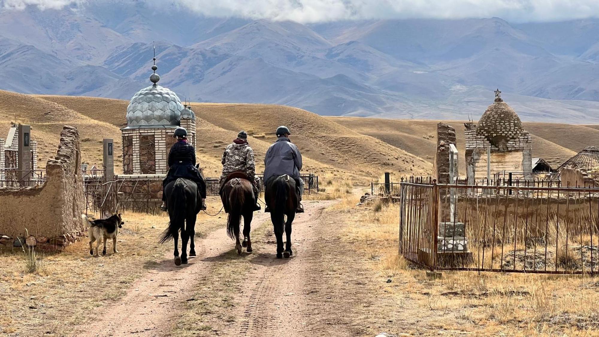 Kyzart Hotel & Horse Tours Bagysh Eksteriør billede