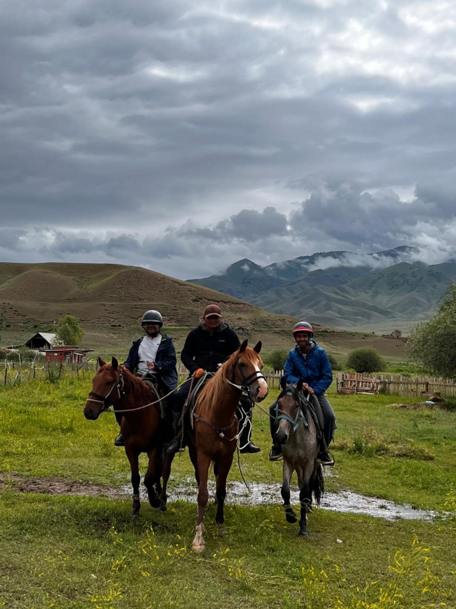 Kyzart Hotel & Horse Tours Bagysh Eksteriør billede